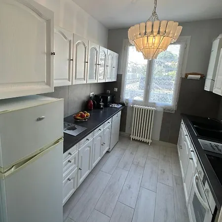 Maison De Plein Centre, 3 étoiles, à 200m De La Plage, Parking Privé, Wifi Royan