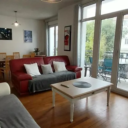 Maison De Plein Centre, 3 Etoiles, A 200m De La Plage, Parking Prive, Wifi Royan