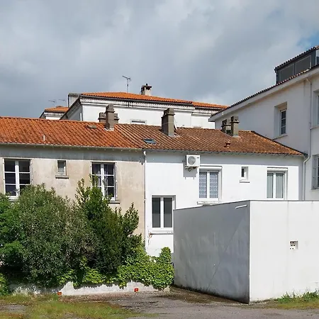 Maison De Plein Centre, 3 étoiles, à 200m De La Plage, Parking Privé, Wifi * Royan